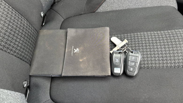 Peugeot 3008 1.2 PureTech Active Premium 5dr Petrol Estate